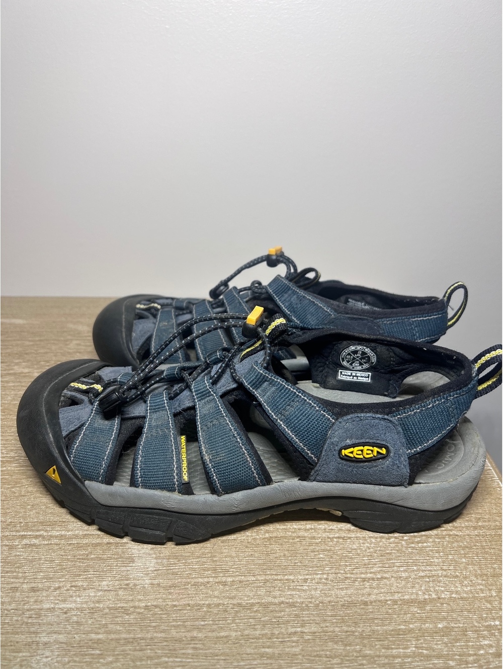 KEEN Men's Sandals Size 8